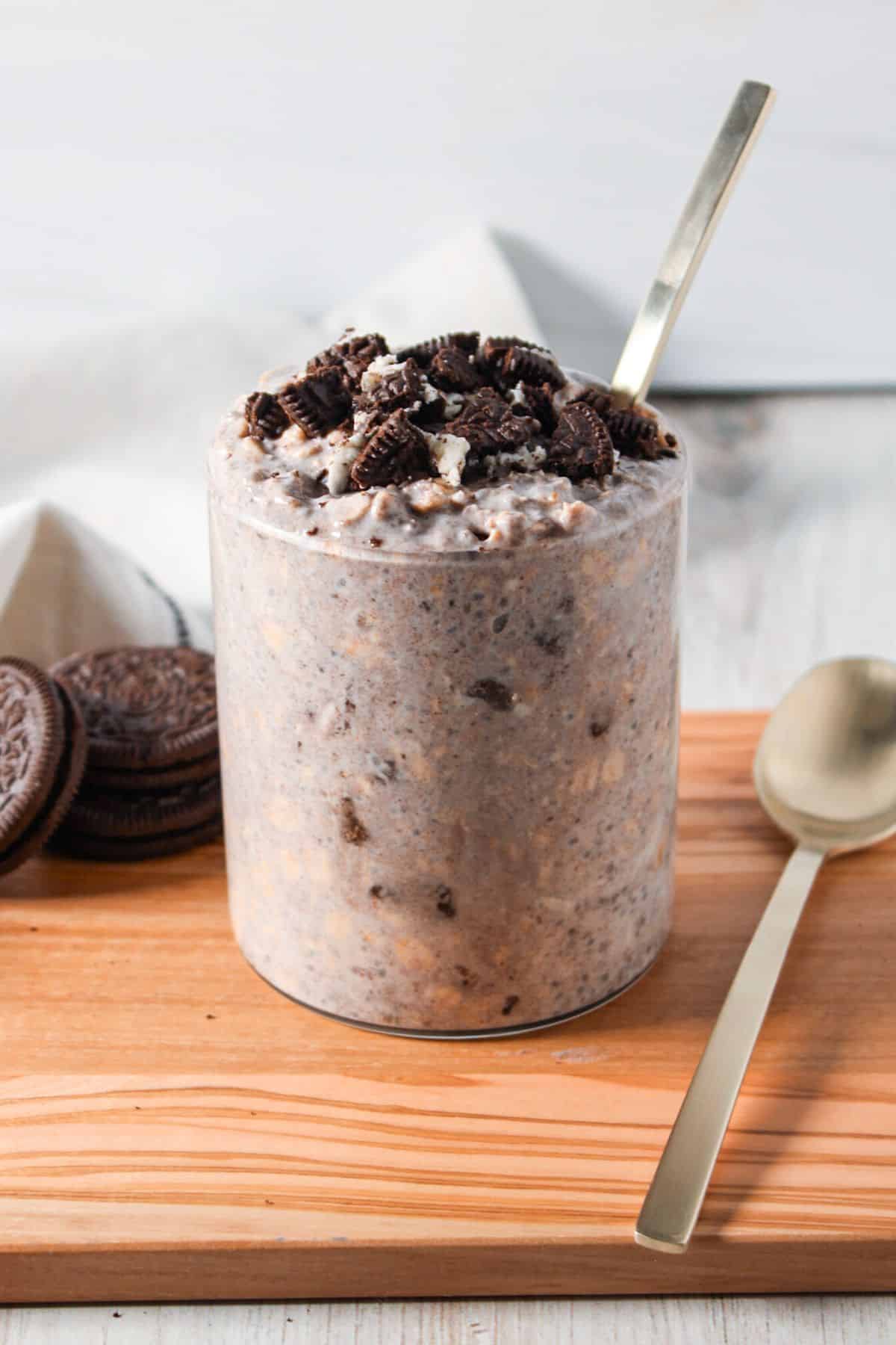Oreo Overnight Oats (High Protein, High Fiber) Balanced Nutritionist