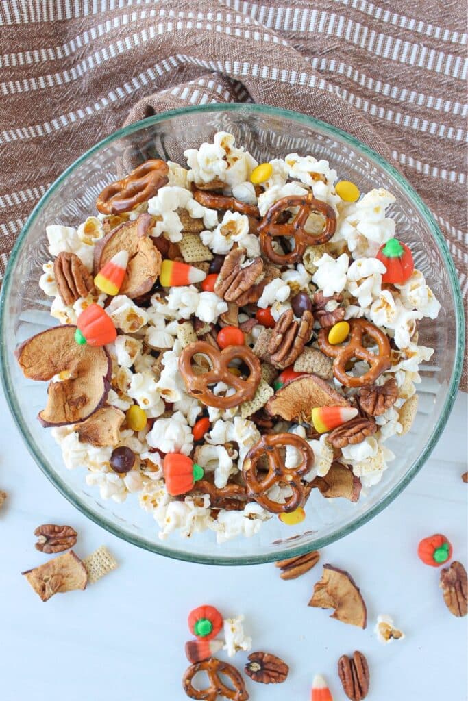 Sweet & Salty Halloween Snack Mix – No Cook, Ready in 2 Minutes