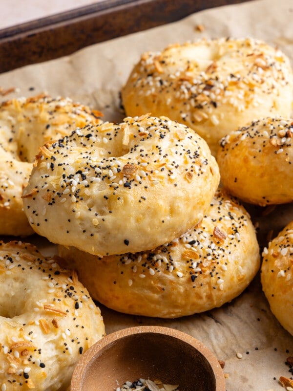 Cottage cheese bagels on a platter.