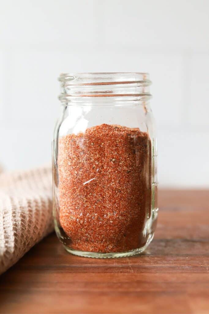 Buffalo chicken dry rub in a small mason jar.