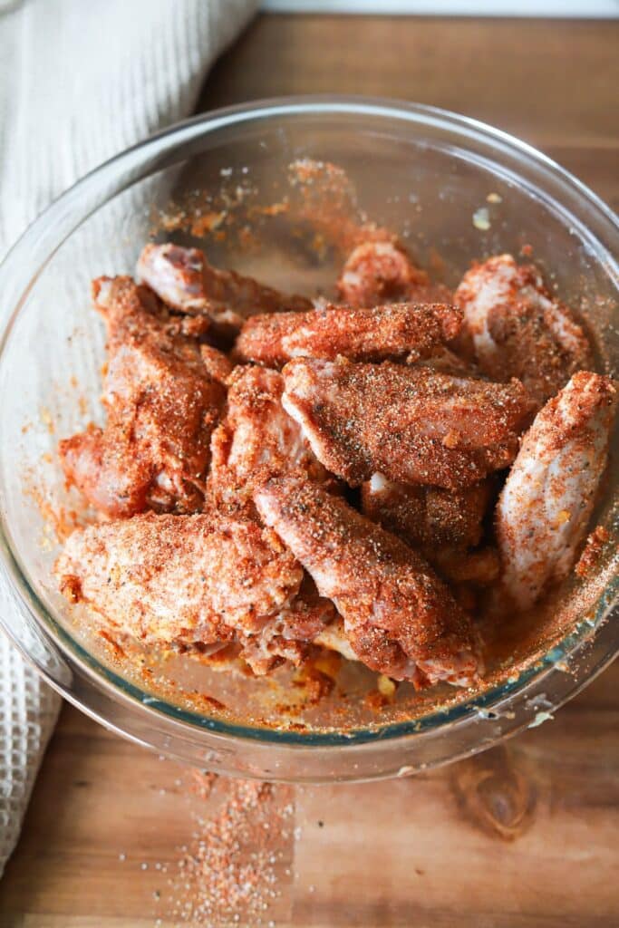 Chicken wings tossed in buffalo chicken dry rub.