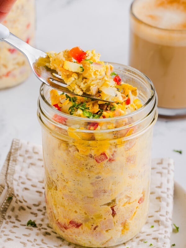 Just crack an egg (copycat) in a mason jar with a scoop of egg, red peppers and onions on a fork.