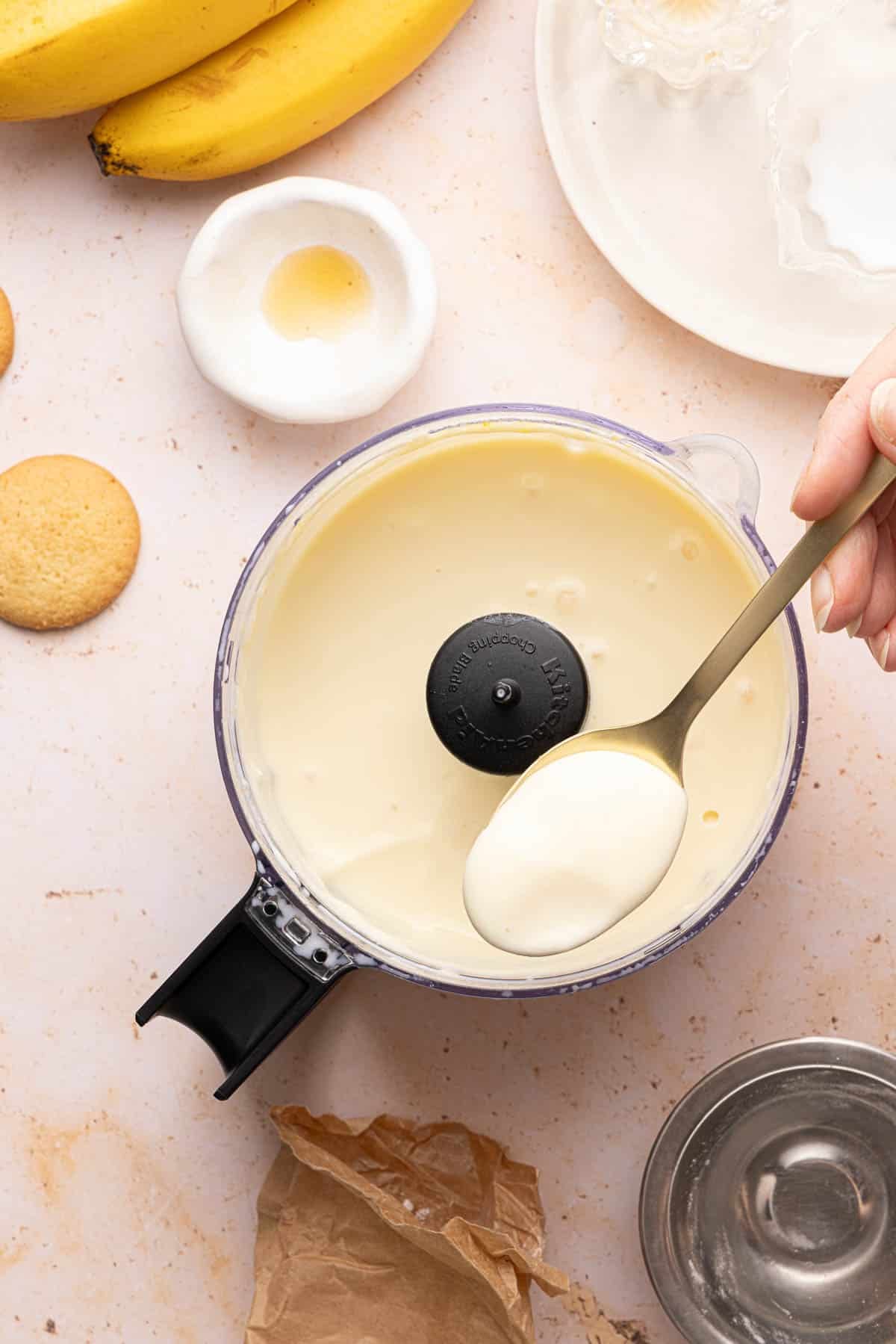 The cottage cheese banana pudding pureed in a food processor.