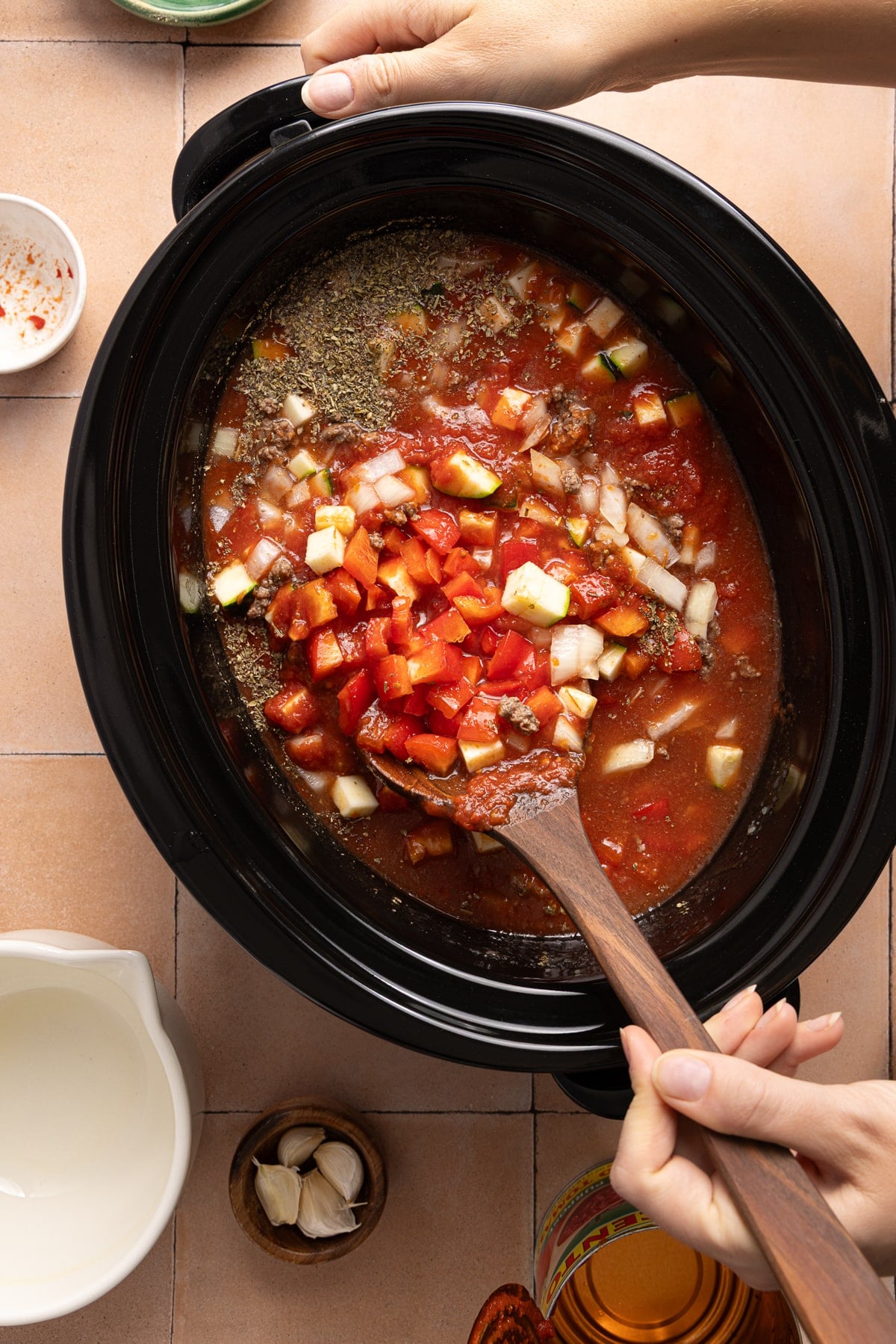Stir everything together in the slow cooker.